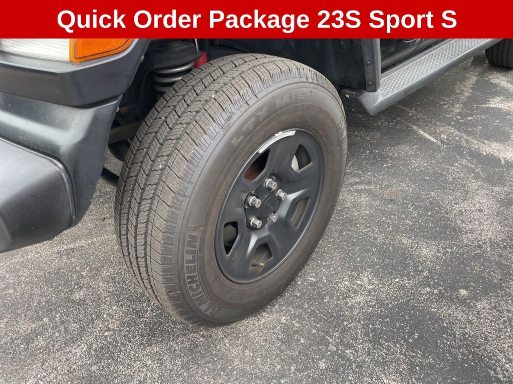 Used 2019 Jeep Wrangler - photo 2