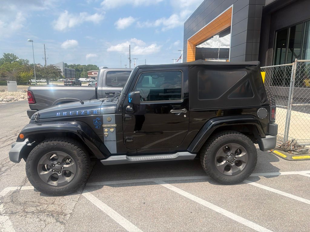 Used 2017 Jeep Wrangler - photo 2