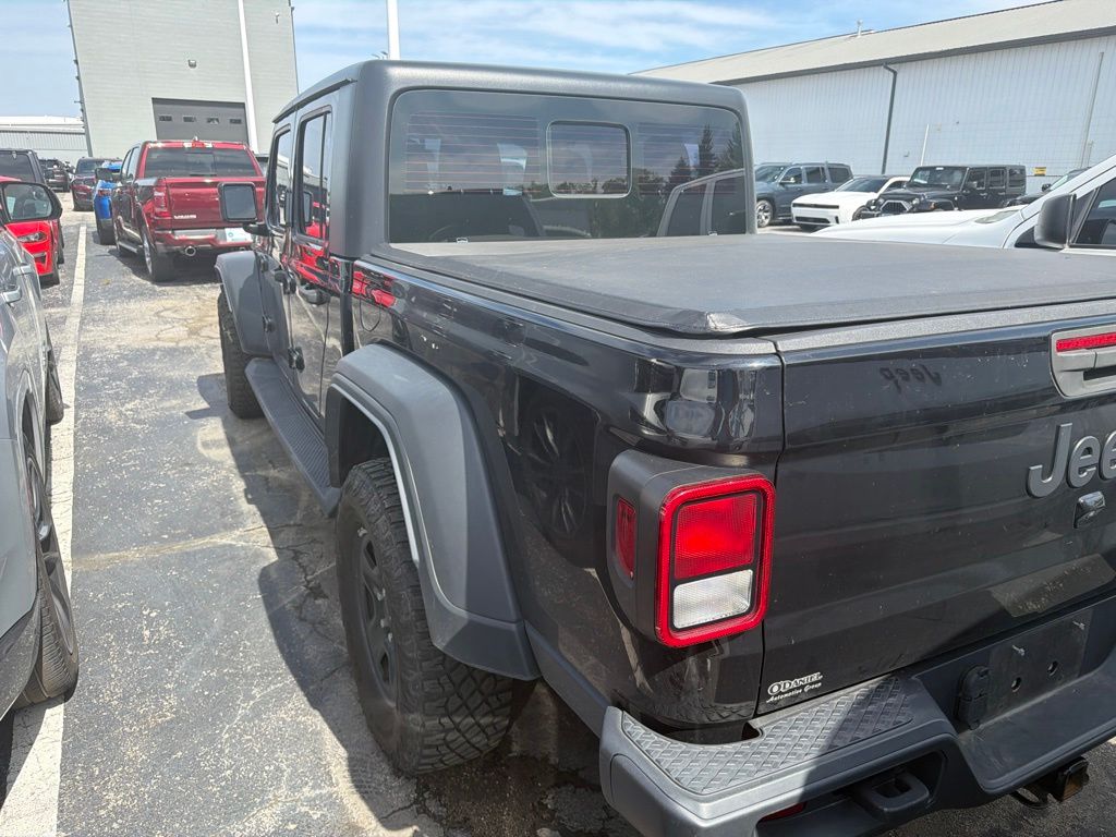 Used 2021 Jeep Gladiator - photo 2
