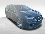 Used 2025 Chrysler Pacifica Select Minivan for sale #PF26162A - photo 6