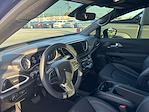 Used 2025 Chrysler Pacifica Select Minivan for sale #PF26162A - photo 8