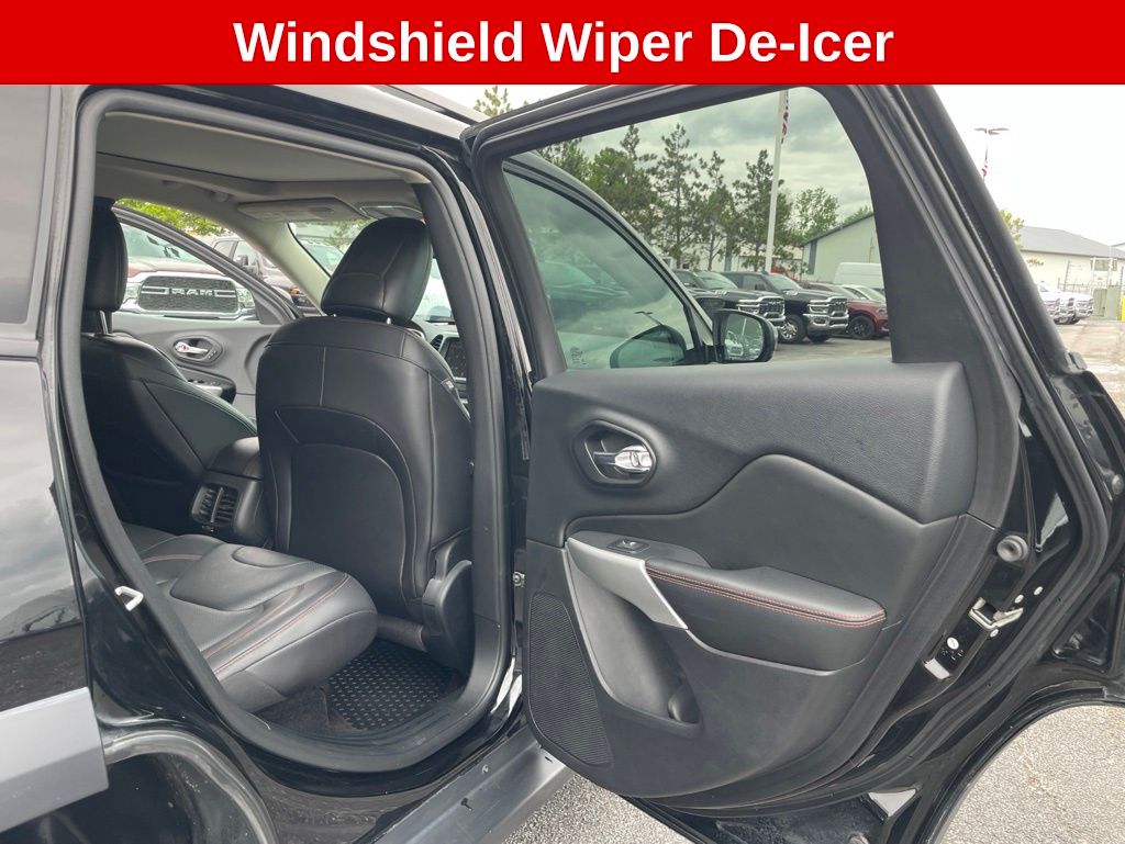 Used 2017 Jeep Cherokee - photo 24