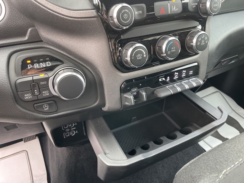 Used 2026 Ram 1500 - photo 32