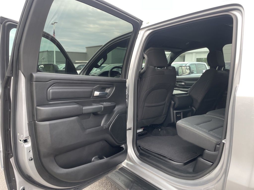 Used 2026 Ram 1500 - photo 33