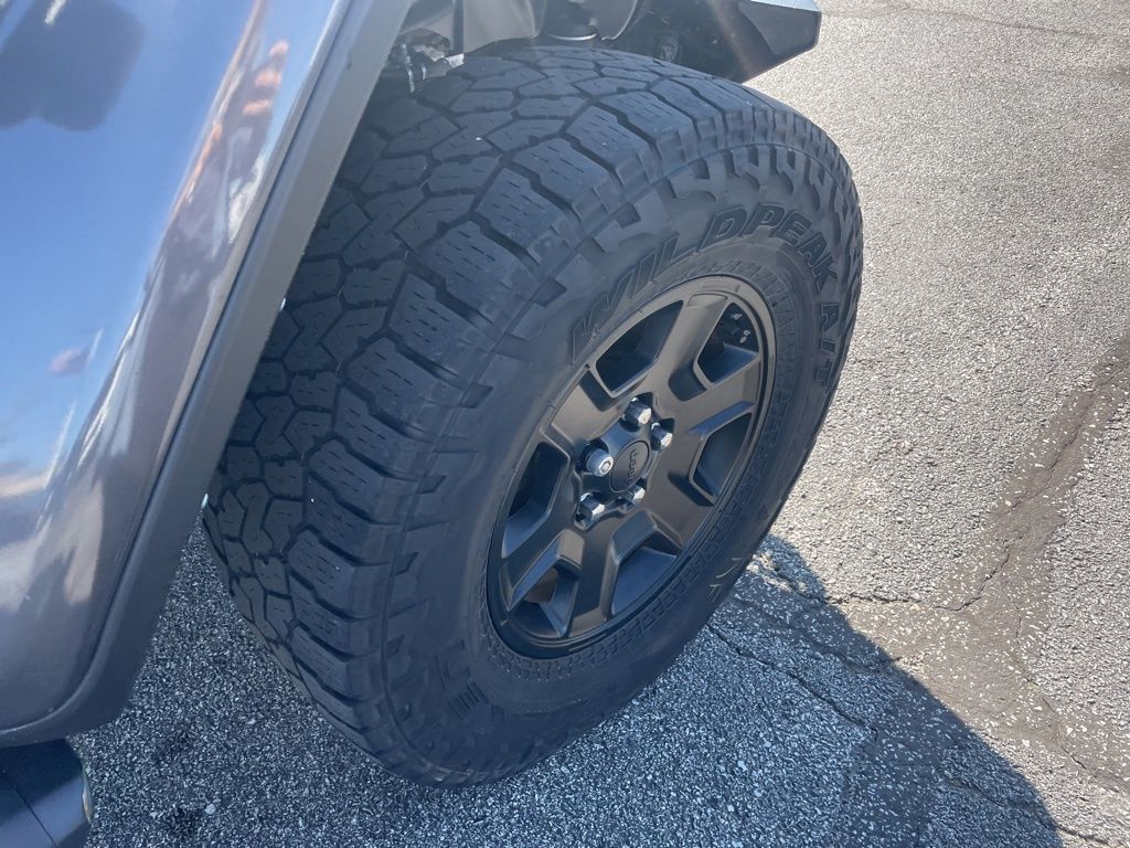 Used 2021 Jeep Gladiator - photo 1
