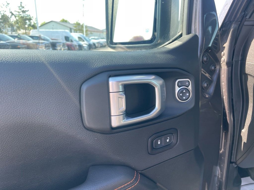 Used 2021 Jeep Gladiator - photo 5