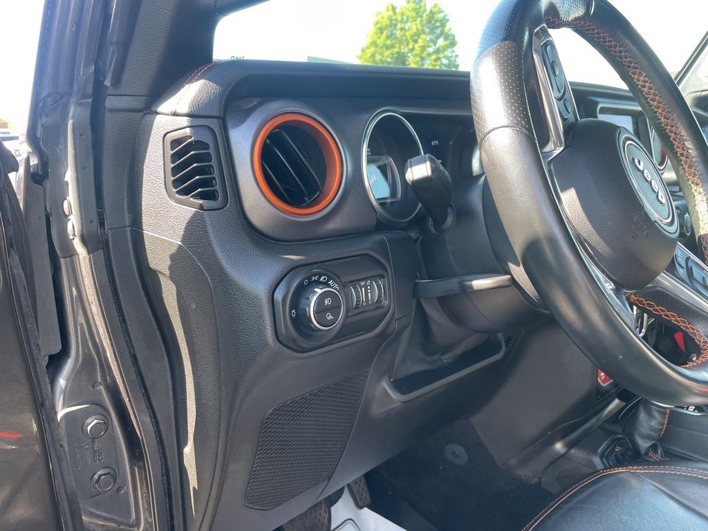 Used 2021 Jeep Gladiator - photo 8