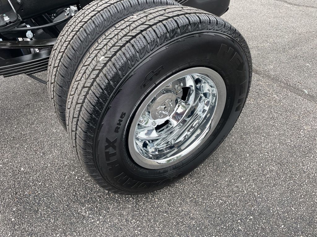 New 2026 Ram 3500 - photo 12