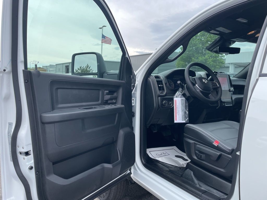 New 2026 Ram 3500 - photo 19