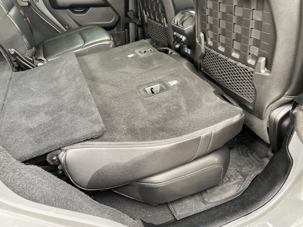 Used 2019 Jeep Wrangler - photo 32