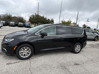 2024 Chrysler Pacifica FWD Minivan for sale #PF2625P - photo 2