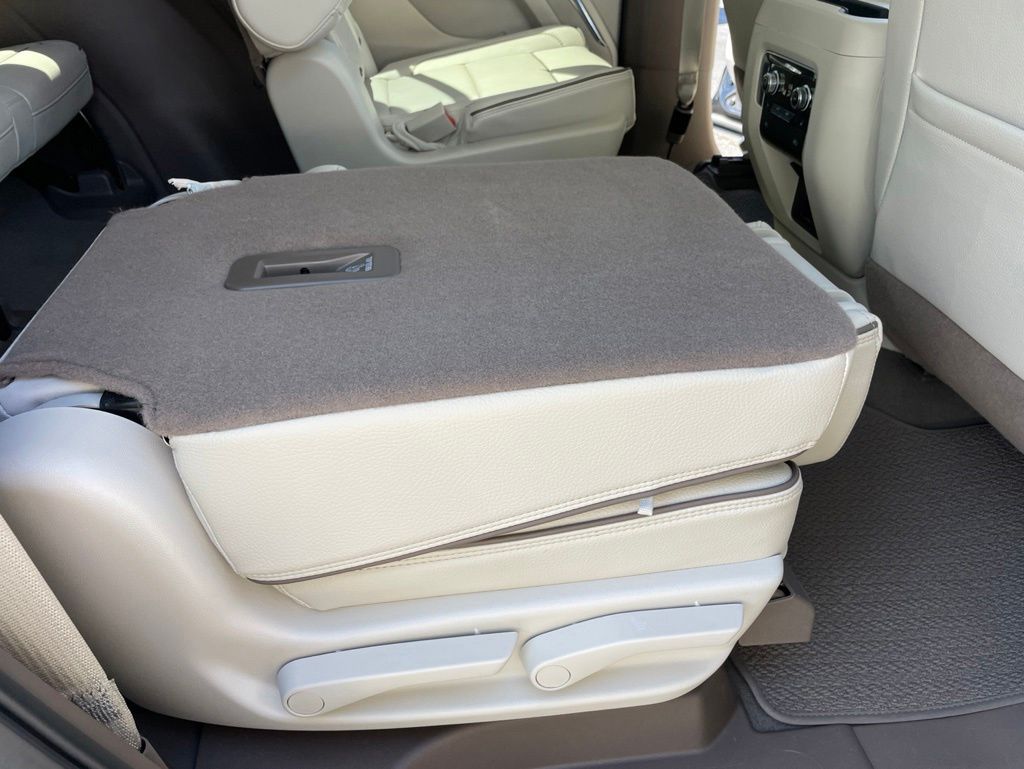 Used 2023 GMC Yukon - photo 25