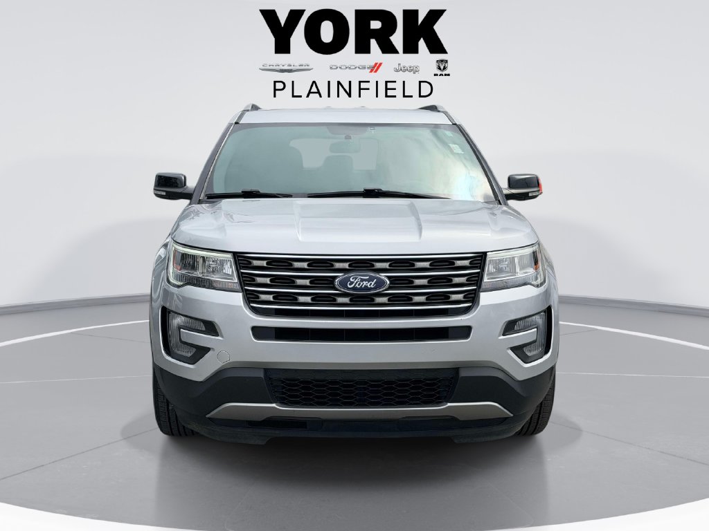 Used 2017 Ford Explorer - photo 2