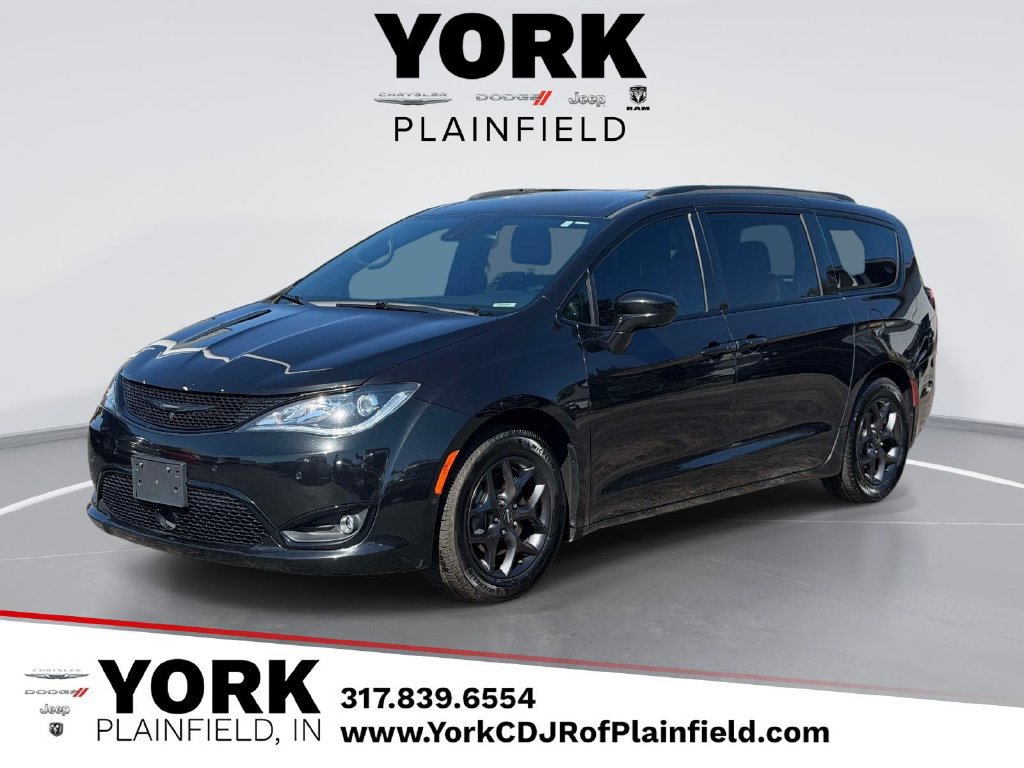 Used 2018 Chrysler Pacifica - photo 1