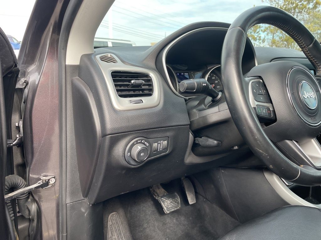 Used 2019 Jeep Compass - photo 23