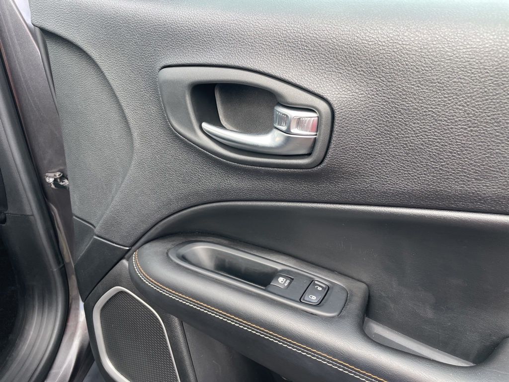 Used 2019 Jeep Compass - photo 41
