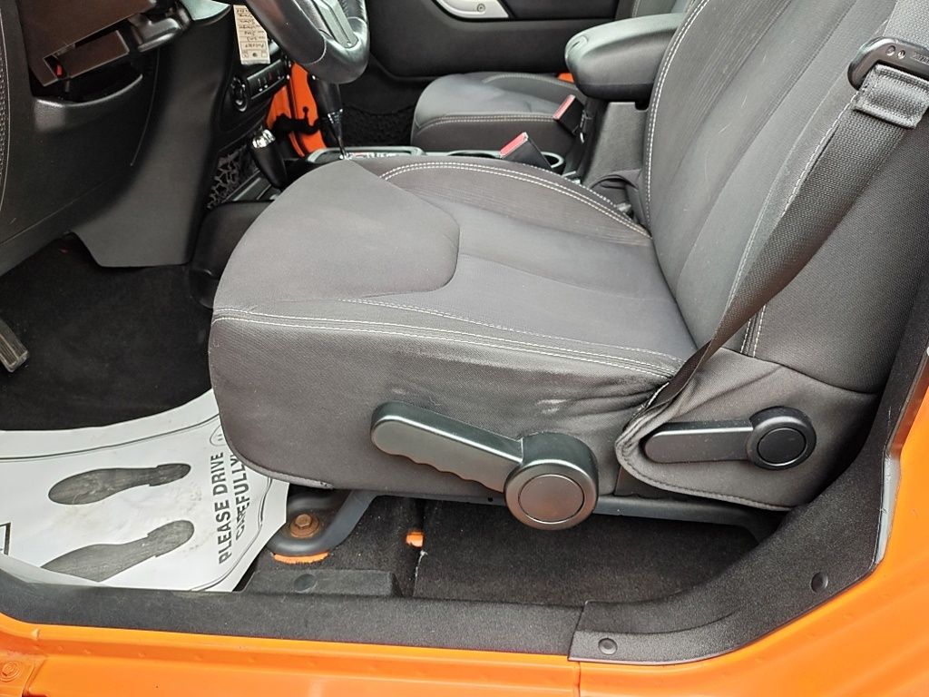 Used 2013 Jeep Wrangler - photo 10