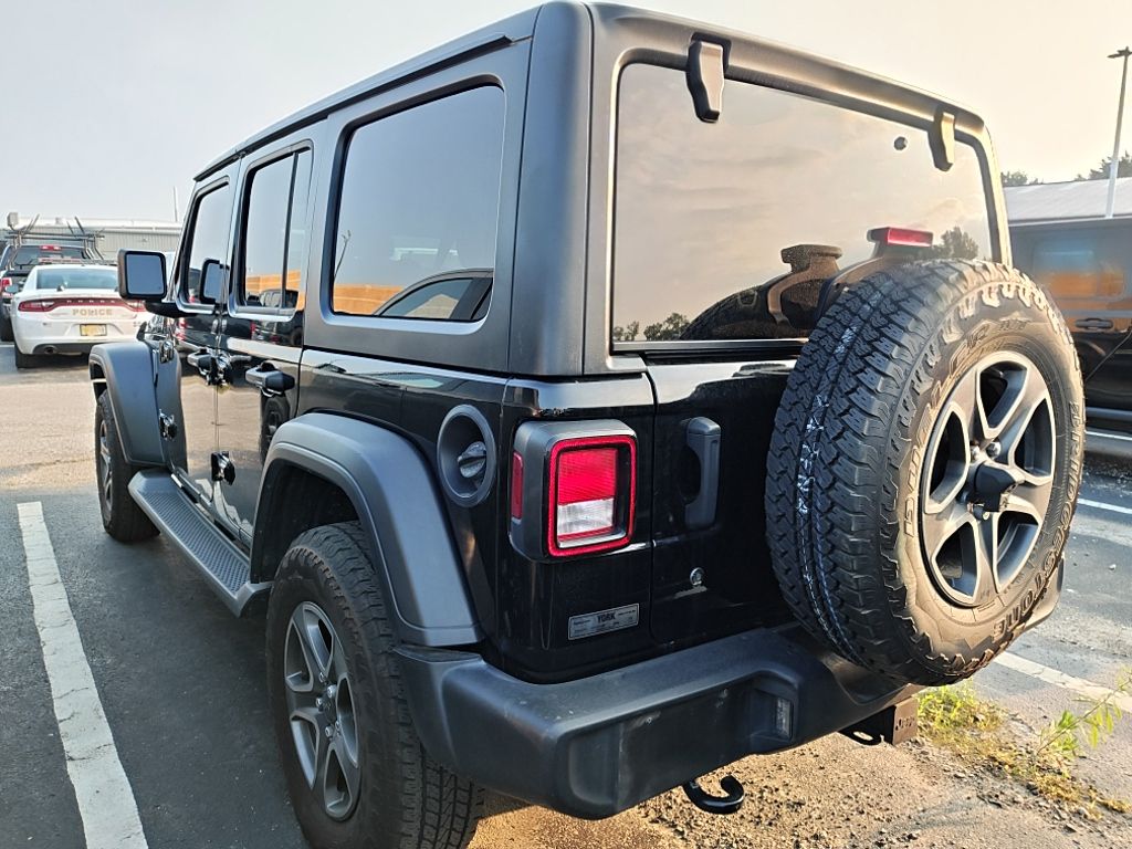 Used 2018 Jeep Wrangler - photo 2