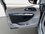 Used 2024 Chrysler Pacifica Select Minivan thumbnail 11