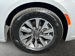 Used 2024 Chrysler Pacifica Select Minivan thumbnail 6