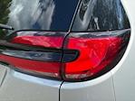Used 2024 Chrysler Pacifica Select Minivan thumbnail 7