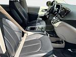 Used 2024 Chrysler Pacifica Select Minivan thumbnail 8