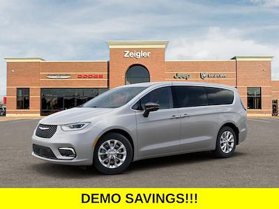 2026 Chrysler Pacifica AWD Minivan for sale #26083 - photo 2