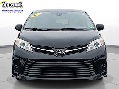 2019 Toyota Sienna FWD Minivan for sale #26107A - photo 2