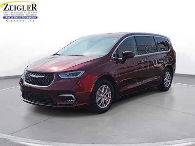 Used 2023 Chrysler Pacifica - photo 1