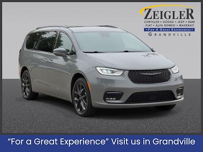 2021 Chrysler Pacifica AWD Minivan for sale #26555A - photo 1