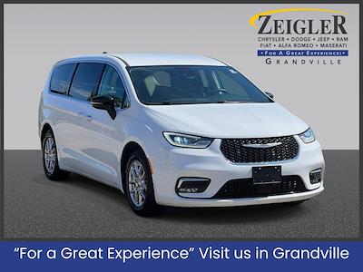 2024 Chrysler Pacifica FWD Minivan for sale #CRR125261 - photo 1