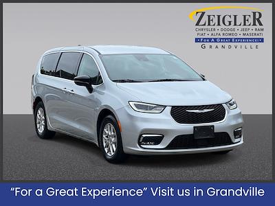 2024 Chrysler Pacifica FWD Minivan for sale #CRR163064 - photo 1