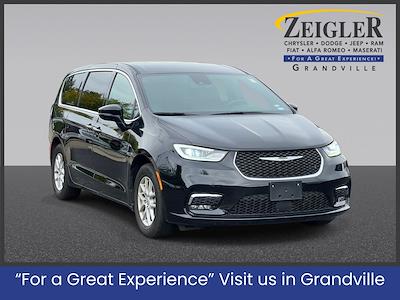 2025 Chrysler Pacifica FWD Minivan for sale #CSR506540 - photo 1