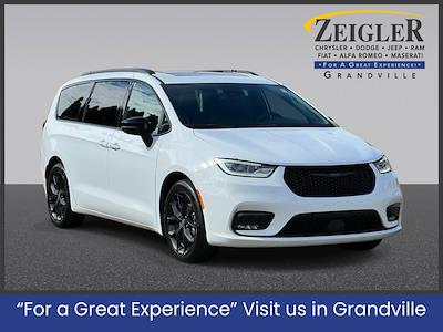 2025 Chrysler Pacifica FWD Minivan for sale #CSR552984 - photo 1