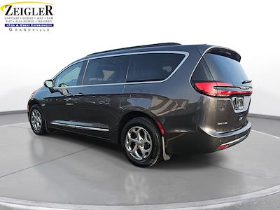 Used 2023 Chrysler Pacifica Limited Minivan for sale #P10981 - photo 2