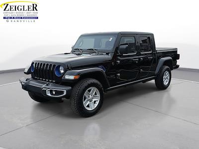 Used 2022 Jeep Gladiator - photo 1