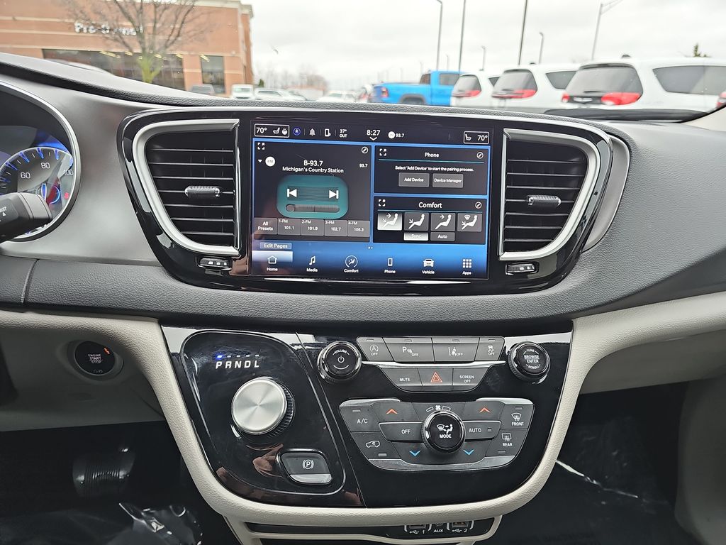 Used 2024 Chrysler Pacifica - photo 23