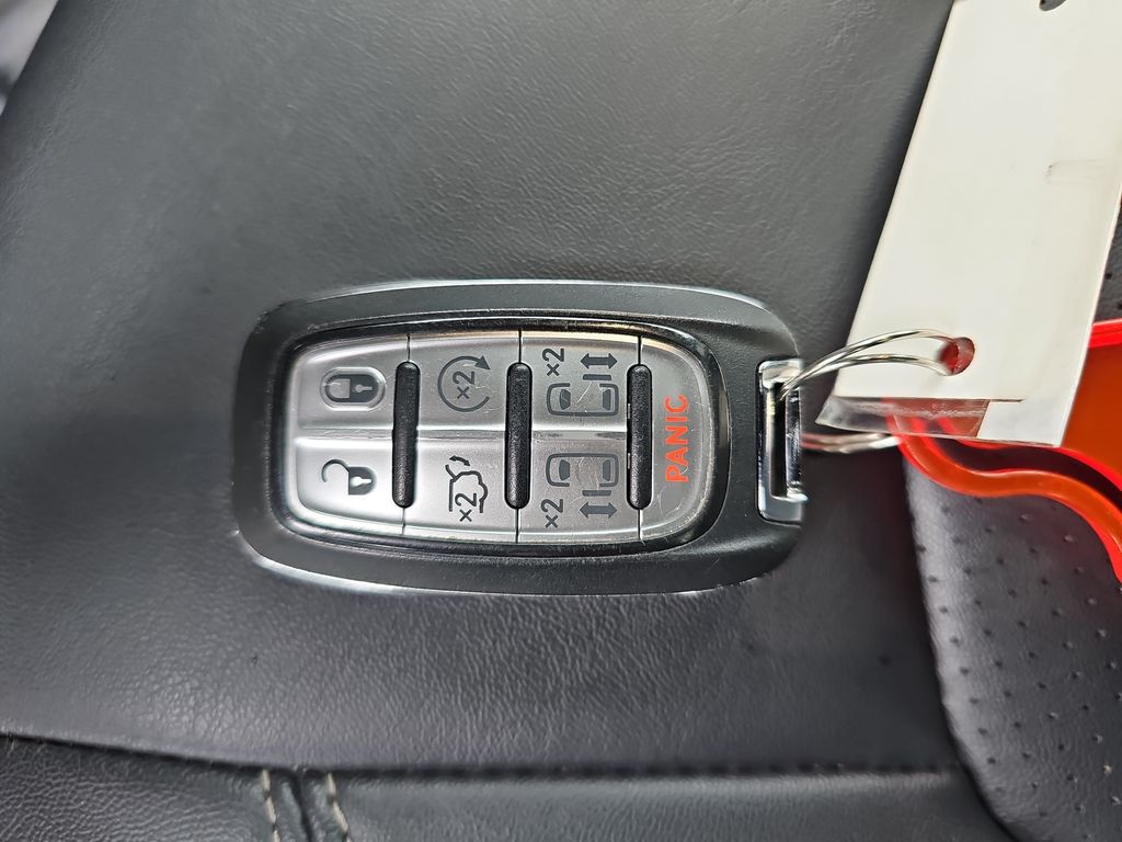 Used 2024 Chrysler Pacifica - photo 37