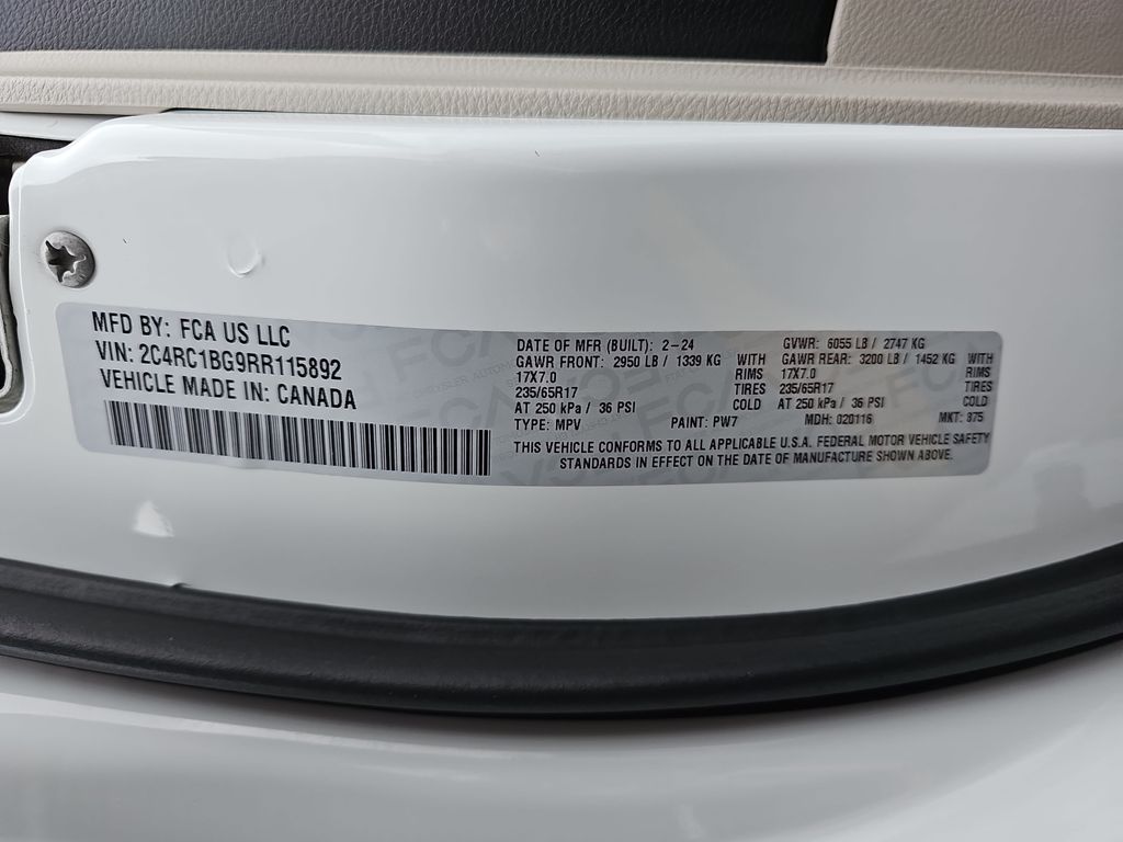 Used 2024 Chrysler Pacifica - photo 38