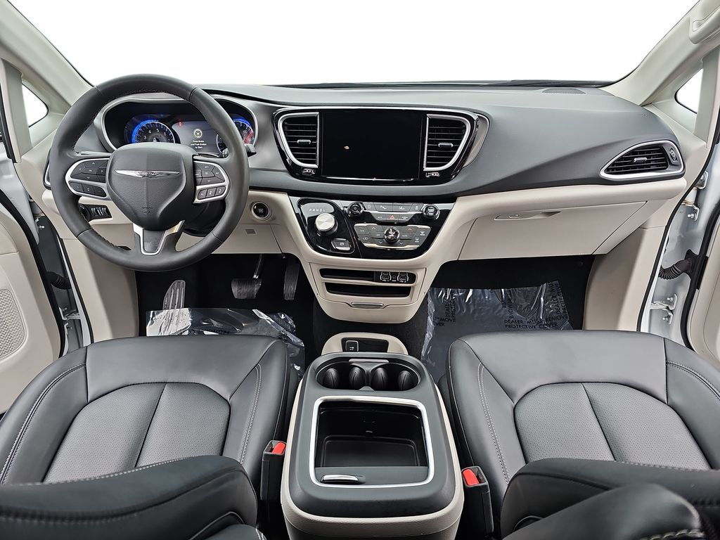 Used 2024 Chrysler Pacifica - photo 11