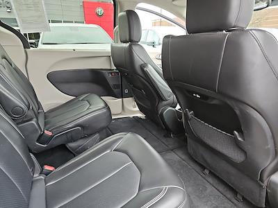 Used 2024 Chrysler Pacifica - photo 1