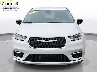 Used 2024 Chrysler Pacifica - photo 1