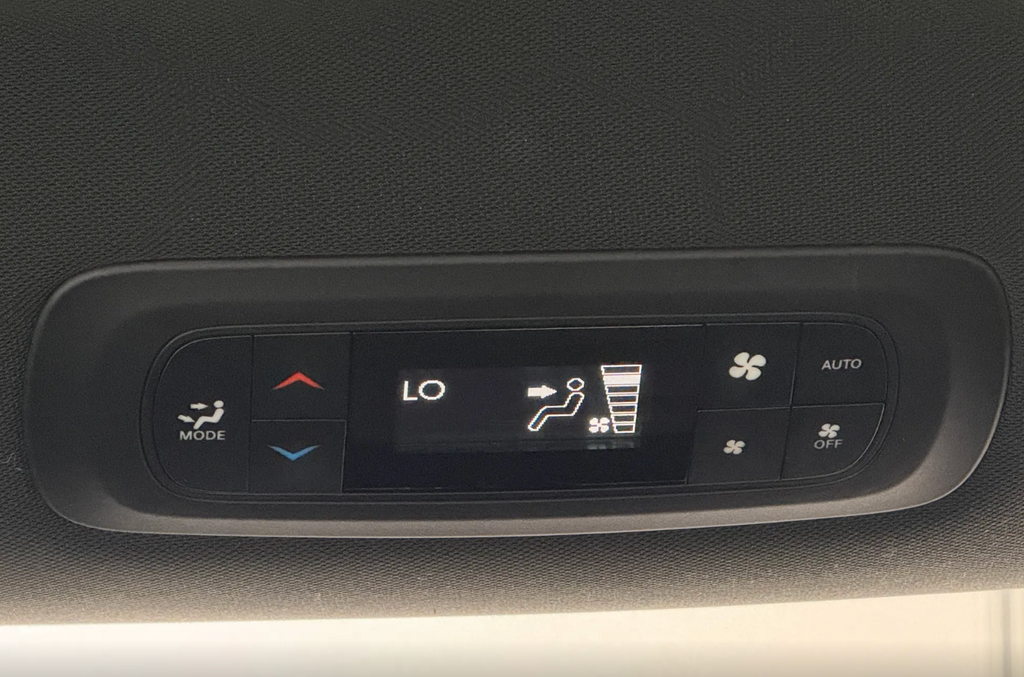 Used 2023 Chrysler Pacifica - photo 12