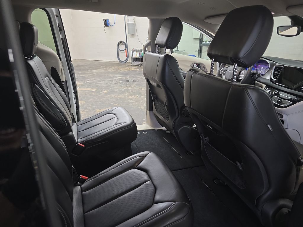Used 2023 Chrysler Pacifica - photo 13