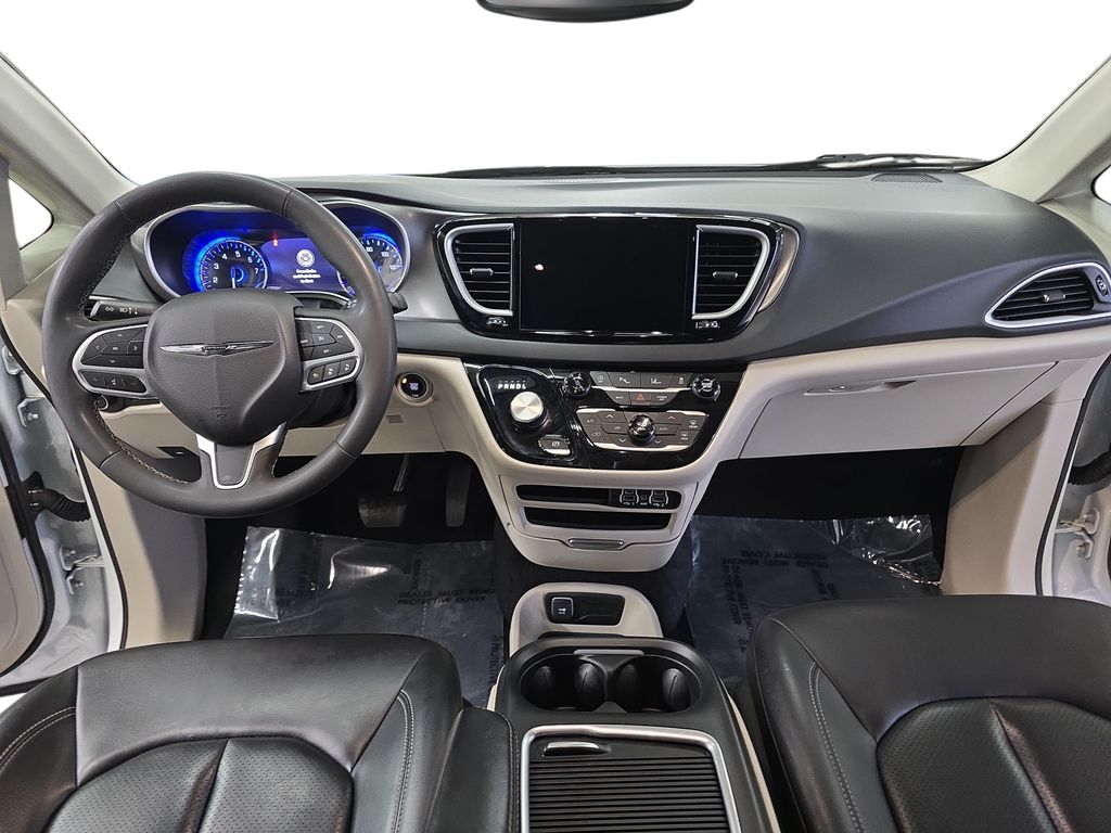 Used 2023 Chrysler Pacifica - photo 11