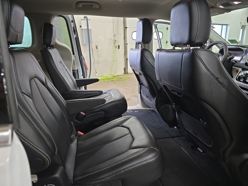 Used 2024 Chrysler Pacifica - photo 13