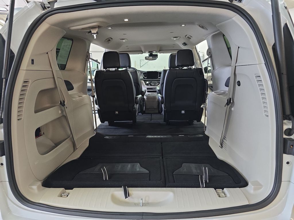 Used 2024 Chrysler Pacifica - photo 16