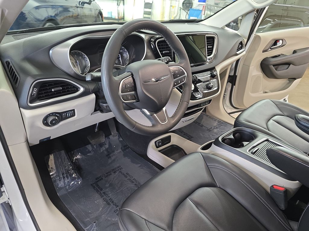 Used 2024 Chrysler Pacifica - photo 20