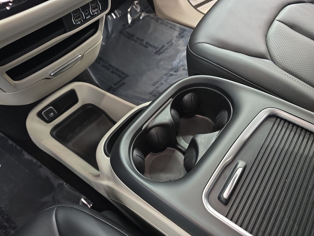 Used 2024 Chrysler Pacifica - photo 29