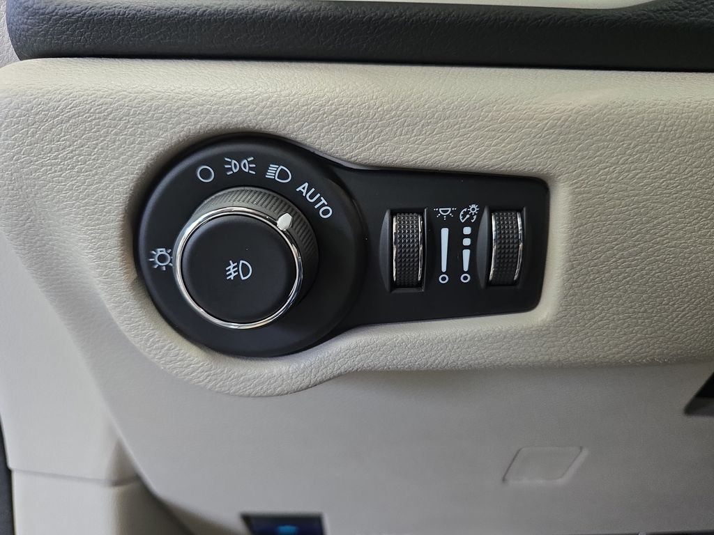 Used 2024 Chrysler Pacifica - photo 30